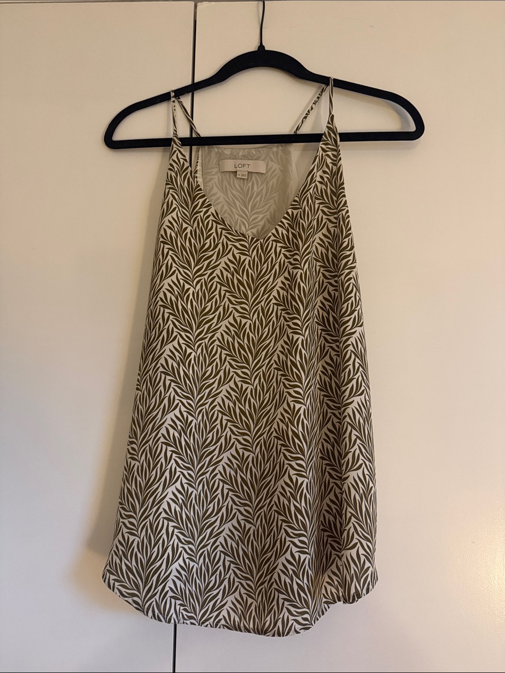 LOFT Olive Leaf-Print V-Neck Camisole